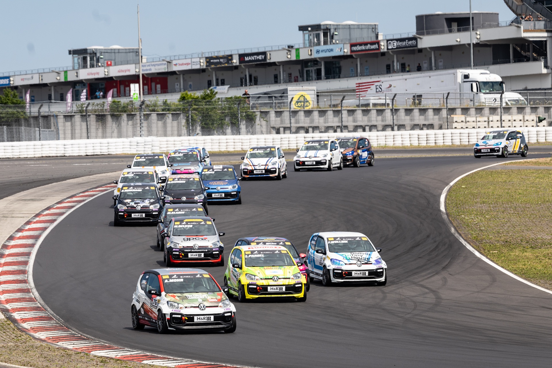 TAGE DER ENTSCHEIDUNG AUF DEM NÜRBURGRING